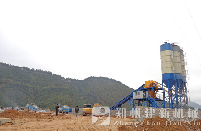 广西凤山县中交二航局HZS90混凝土万象城（中国）现场