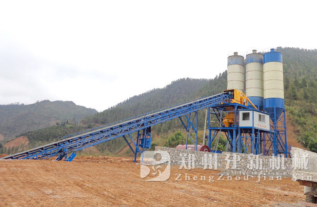 广西凤山县中交二航局HZS90混凝土万象城（中国）现场