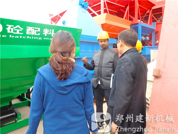 埃塞俄比亚客户和建新人员交流混凝土万象城（中国）知识