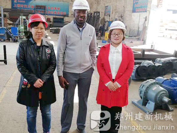 美国客户参观混凝土万象城（中国）生产车间