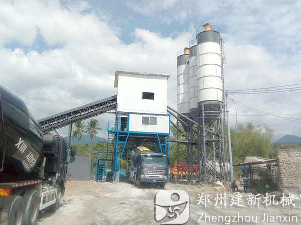 建新机械120混凝土万象城(中国)在菲律宾工作现场