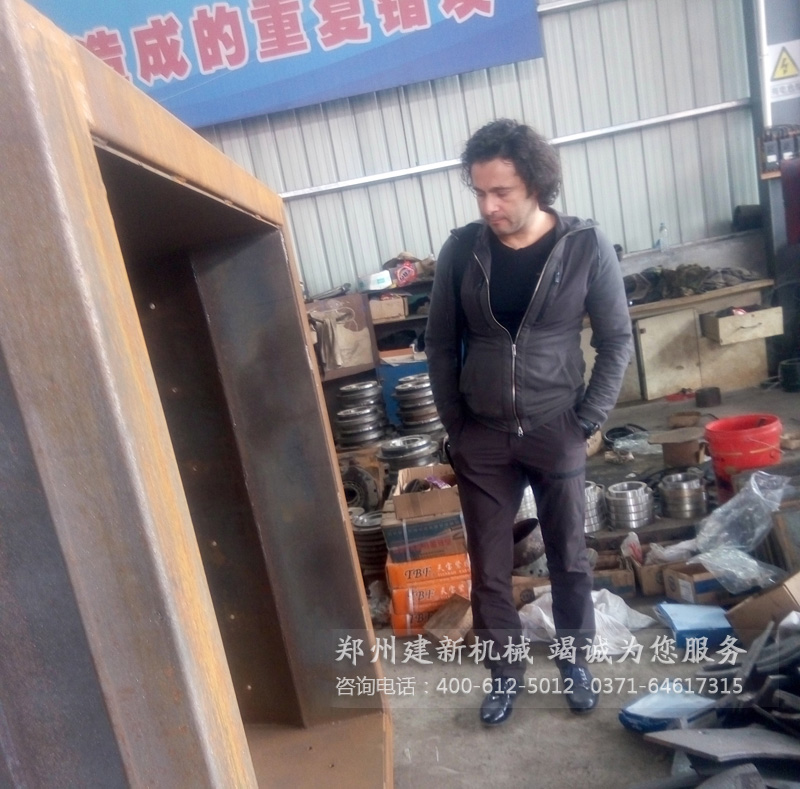 建新与加拿大客户签订HZS35混凝土万象城（中国）